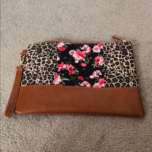 Zippered clutch
